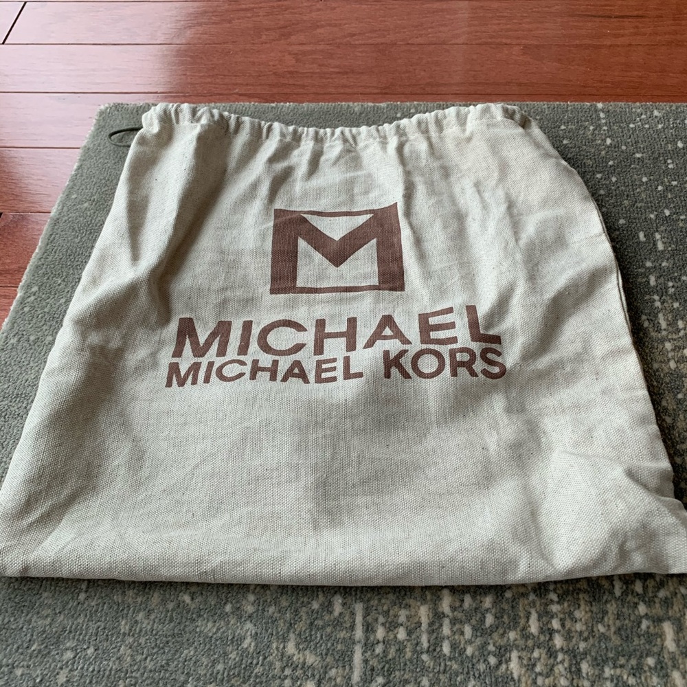 Michael Kors Special Edition Embossed Patent Leather Clutch - Picture 5 of 8